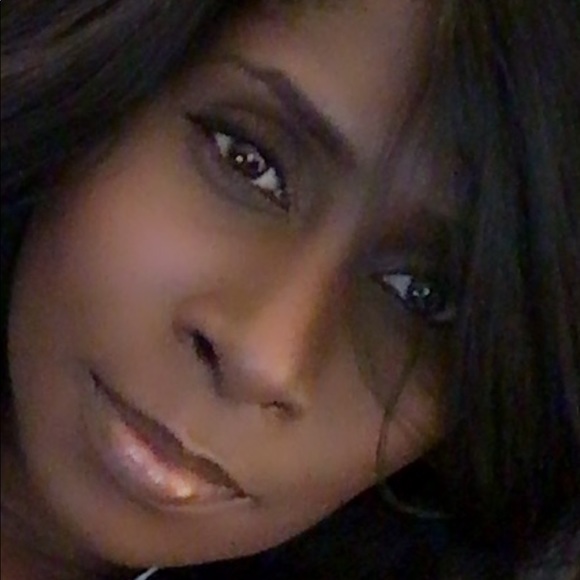 Meet your Posher, Kim - Picture 1 of 2